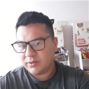 Estudiante abogacía imparte clases a alumnos secundarios